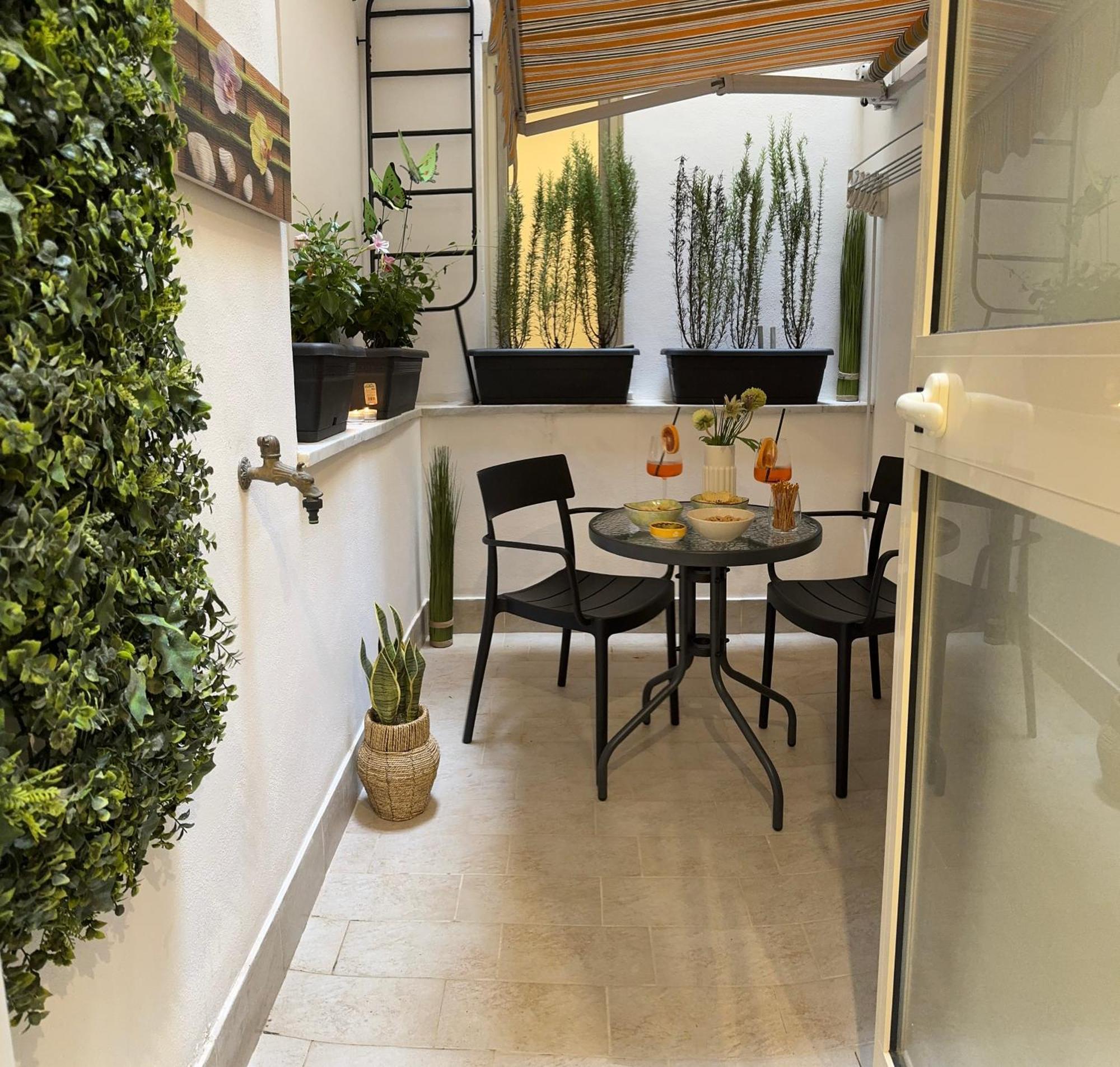 Domus Fysi Hotel Palermo Bagian luar foto