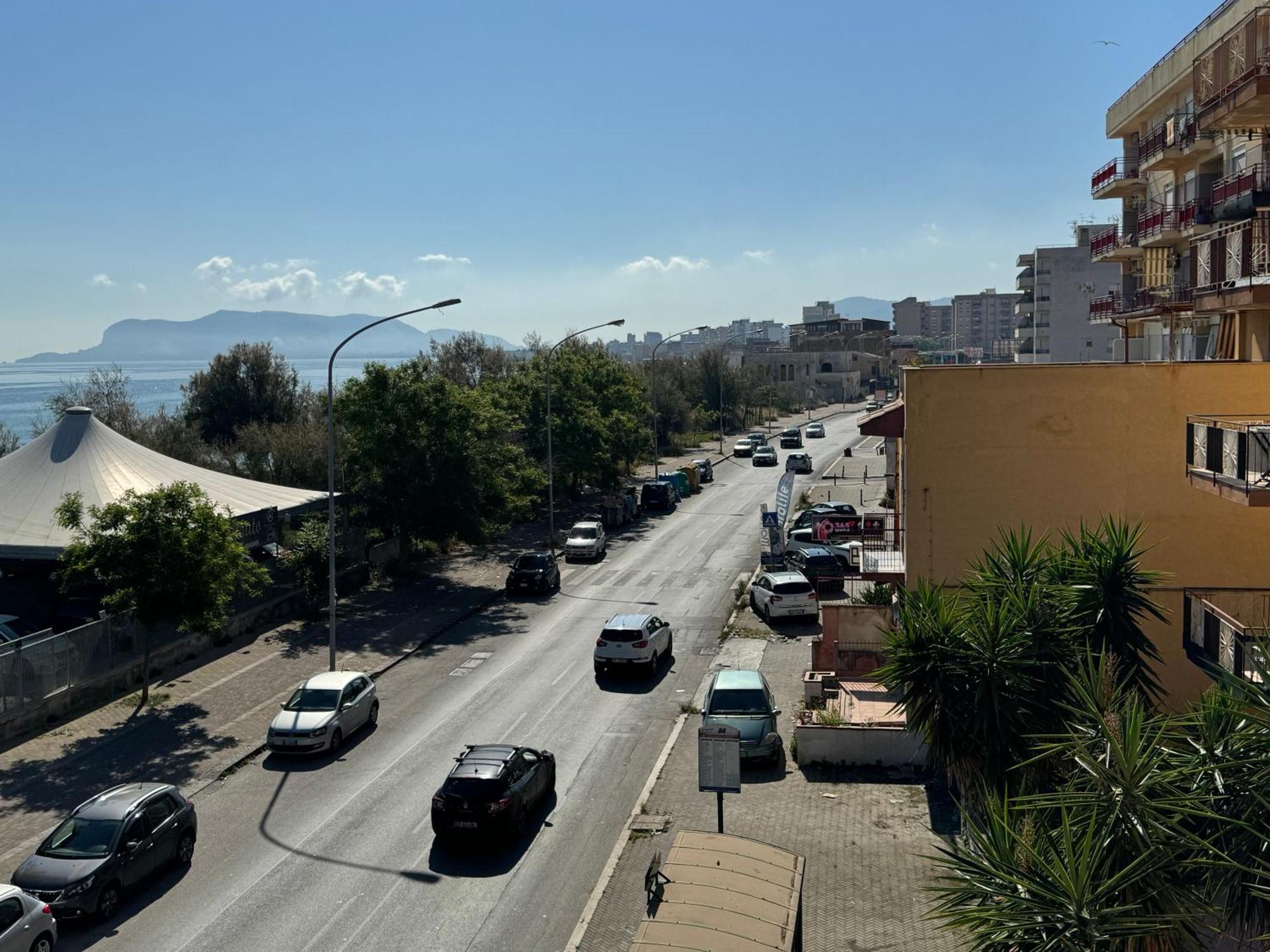 Domus Fysi Hotel Palermo Bagian luar foto