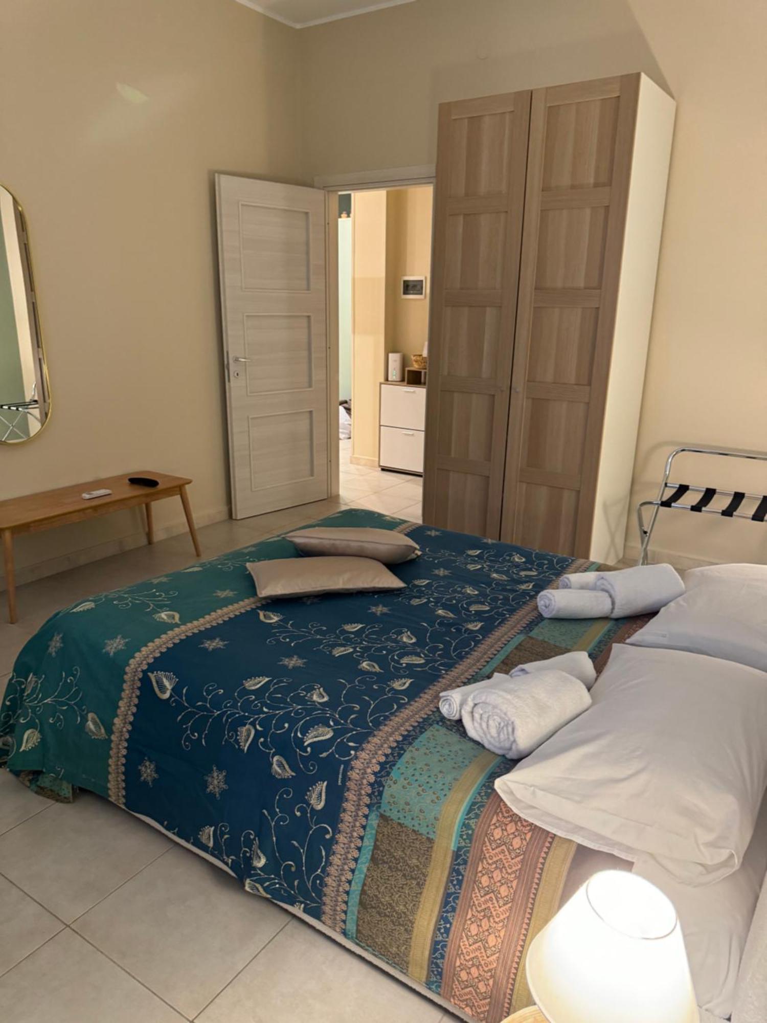 Domus Fysi Hotel Palermo Bagian luar foto