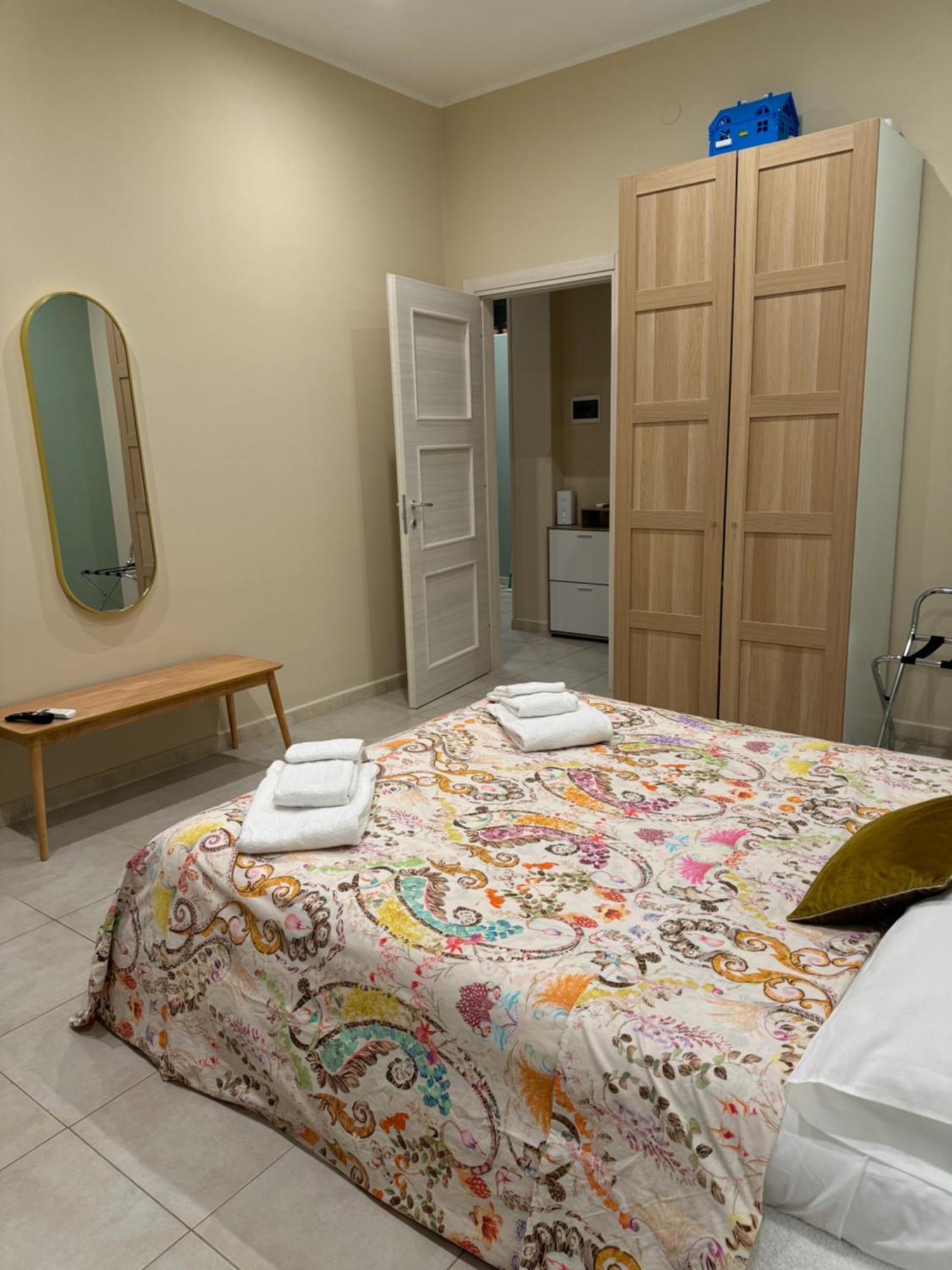 Domus Fysi Hotel Palermo Bagian luar foto