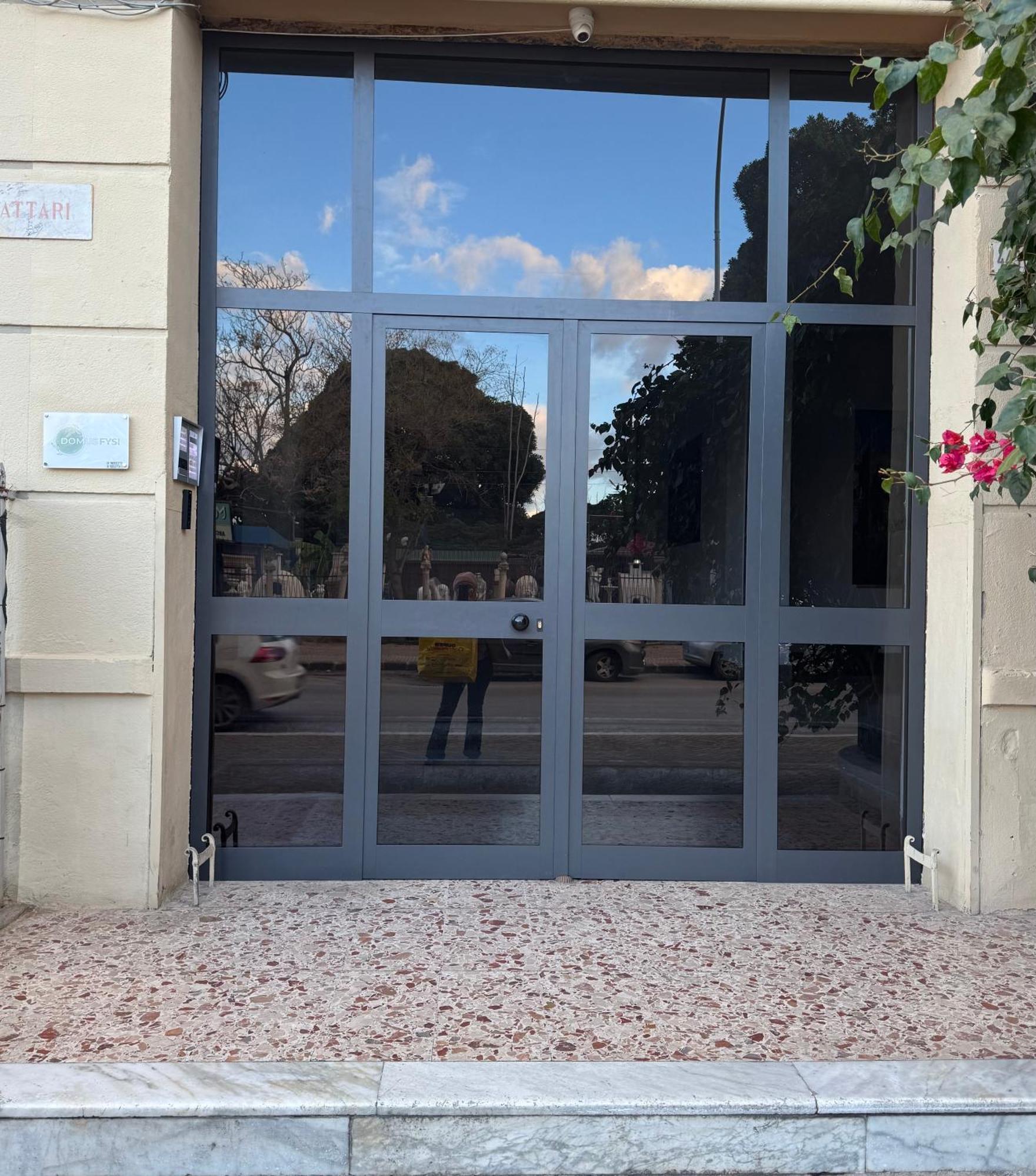 Domus Fysi Hotel Palermo Bagian luar foto